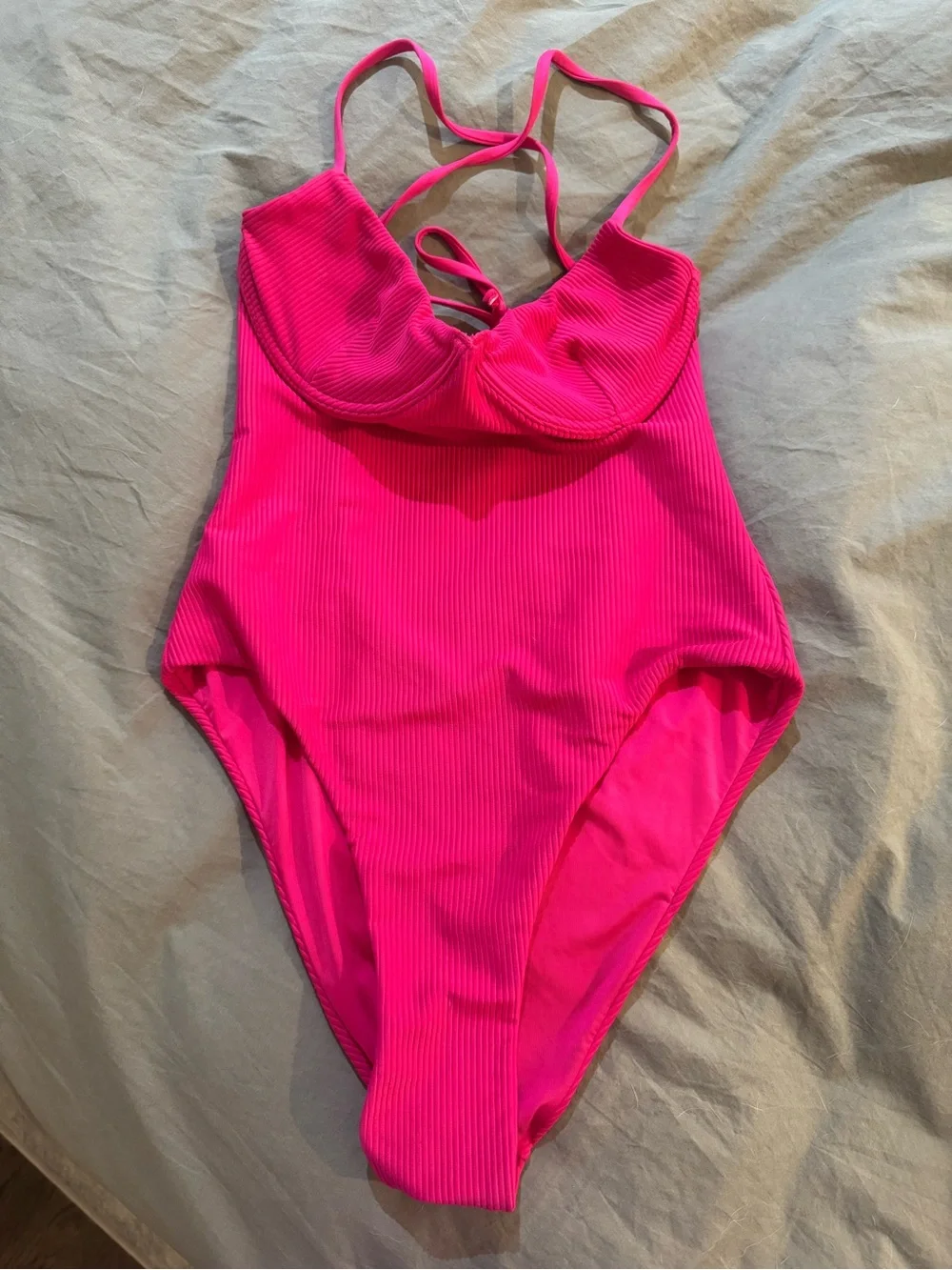 Frankie’s Bikinis Marie NWOT, Ribbed Underwire One-piece swimsuit Hot Pink S